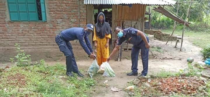 কোয়ারেন্টিনের রোগীর বাড়ি হাজির থানা পুলিশ