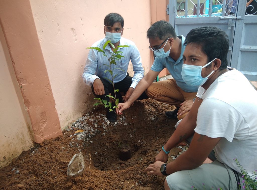 বিলাইছড়িতে প্রধানমন্ত্রীর উপহার পরিদর্শনে জেলাপ্রশাসক