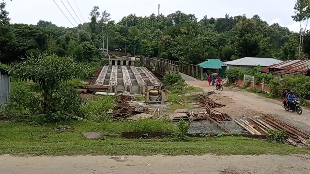 লক্ষীছড়ির ৬ সেতু নির্মাণে শ্লথগতি