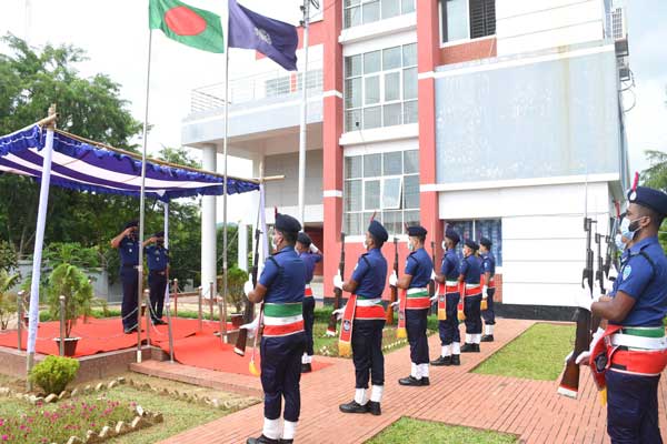 পুলিশের চট্টগ্রাম রেঞ্জ ডিআইজির রাঙামাটি সফর