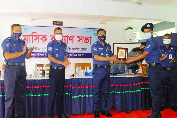 খাগড়াছড়ির শ্রেষ্ঠ এসআই পানছড়ি থানার অনিক