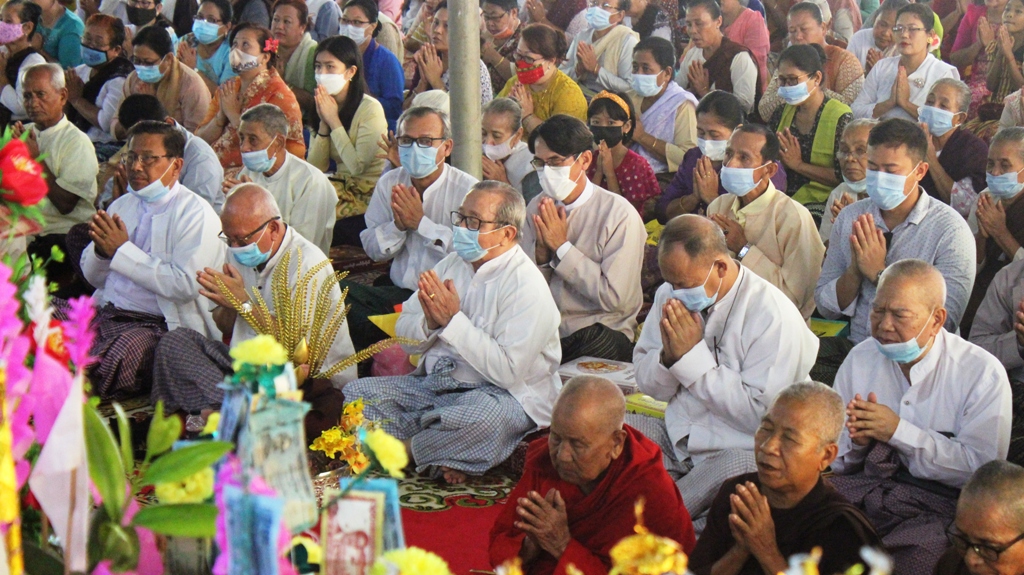 বান্দরবানে রাজগুরু বিহারে চীবর দানোৎসব উদযাপিত