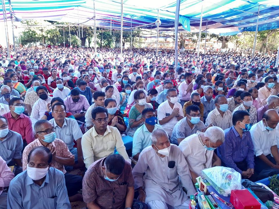 লাখো পূণ্যার্থীর অংশগ্রহণে রাজবন বিহারে কঠিন চীবর দানোৎসব উদযাপিত