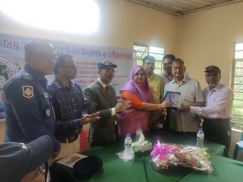 কাপ্তাইয়ে সম্মাননা পেলেন রমনী তঞ্চঙ্গ্যা