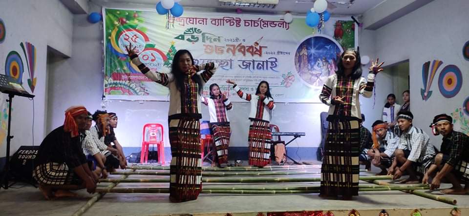 দুর্গম হরিণছড়ার পাংখোয়া শিল্পী গোষ্ঠী: সংস্কৃতি চর্চায় তারাও পিছিয়ে নেই