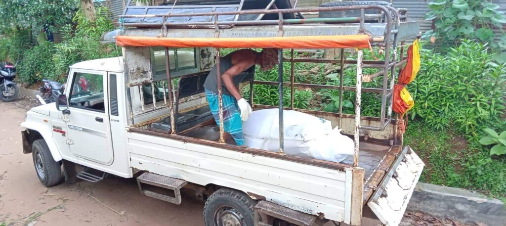 রামগড়ে অর্ধগলিত নারীর লাশ উদ্ধার