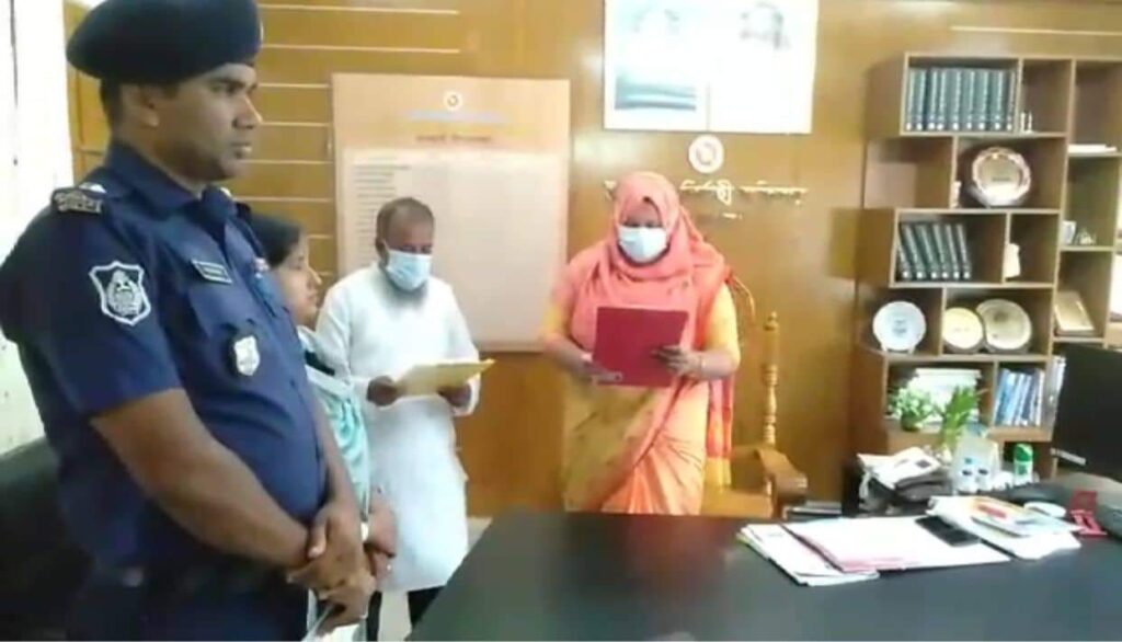 অবশেষে শপথ নিলেন ইউপি সদস্য হত্যা মামলার আসামি ইমাম