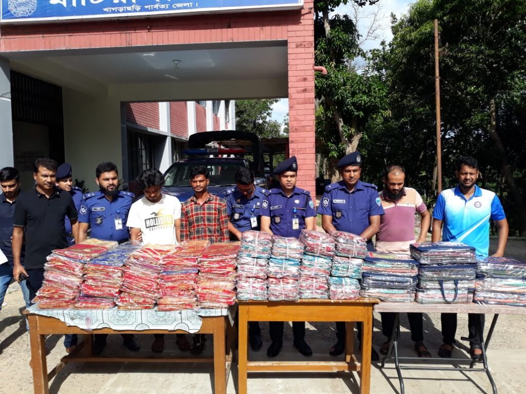 মাটিরাঙ্গায় ১৩ লাখ টাকার ভারতীয় শাড়ি উদ্ধার, আটক ২