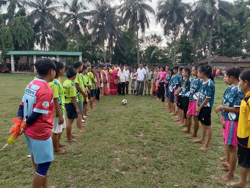 মহালছড়িতে কিশোরী ক্লাবের প্রীতি ফুটবল ম্যাচ