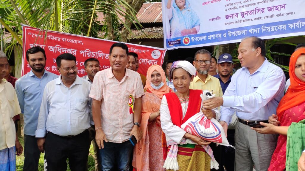 কাপ্তাইয়ে ওএমএস কার্যক্রম উদ্বোধন করলেন দীপংকর তালুকদার