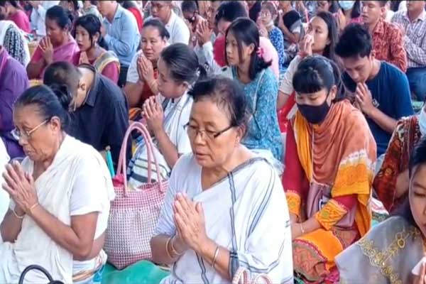 প্রবারণা পূর্নিমা উপলক্ষে বিহারে বিহারে চলছে ধর্মীয় আনুষ্ঠানিকতা