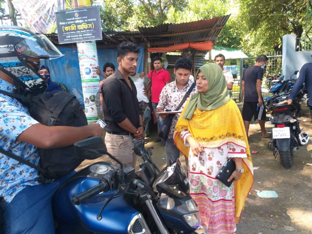 ভ্রাম্যমান আদালতের অভিযানে জরিমানা আদায় কাপ্তাইয়ে