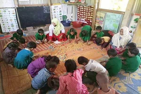 দুর্গম পাহাড়ি এলাকায় আলো ছড়াচ্ছে পাড়াকেন্দ্র