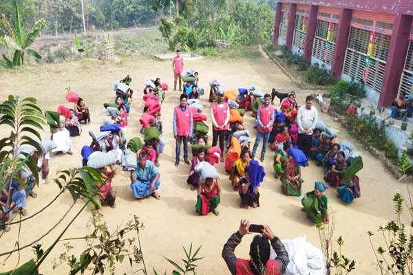 খাগড়াছড়িতে অসহায় মানুষের মাঝে বিদ্যানন্দের শীতবস্ত্র বিতরণ