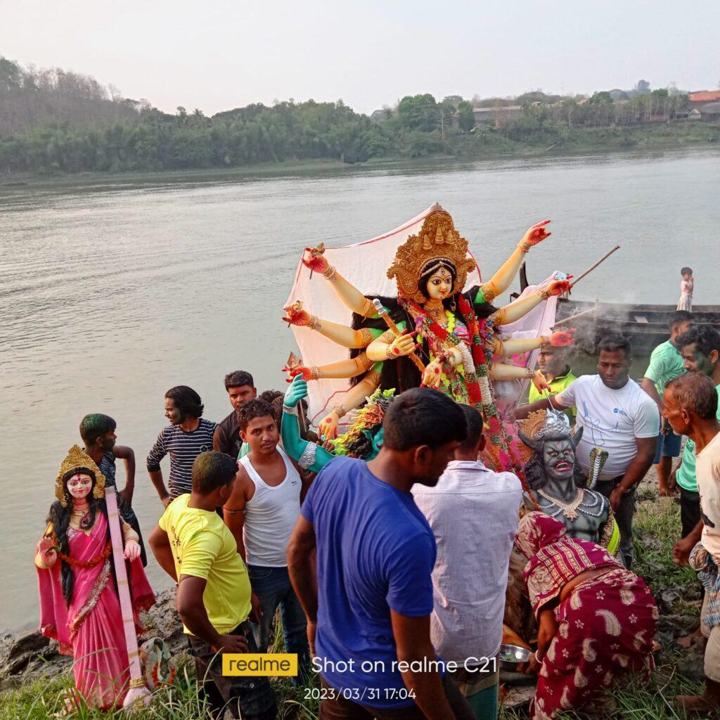 প্রতিমা বিসর্জনে বাঙ্গালহালিয়ায় বাসন্তী পূজা সম্পন্ন